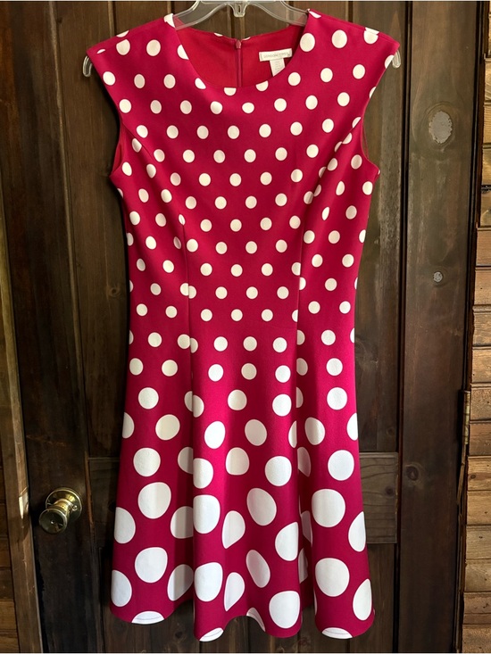 London Times Dresses & Skirts - London Times Polka Dot Dress- Magenta & White- Size 8
